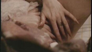 Horny ជំទង់ម្រទទួលបានវីដេនៅក្នុងសាធារណៈ