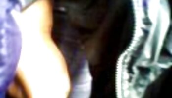 Busty MILF ស្រែកដោយក្តីរីករាយនៅពេលដែលនាងបានចំណាយពេលមួយផ្អៀងធំ